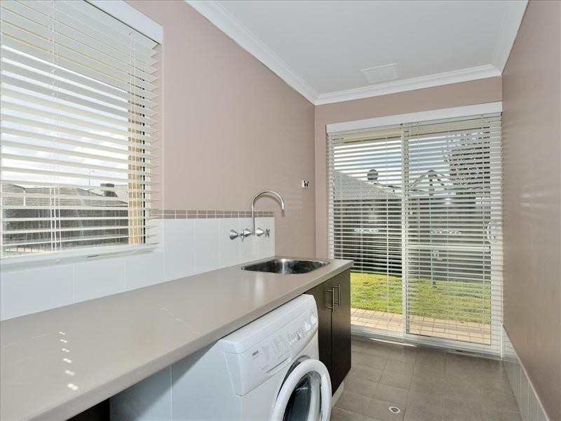 20 Whitehart Entrance, Aveley WA 6069