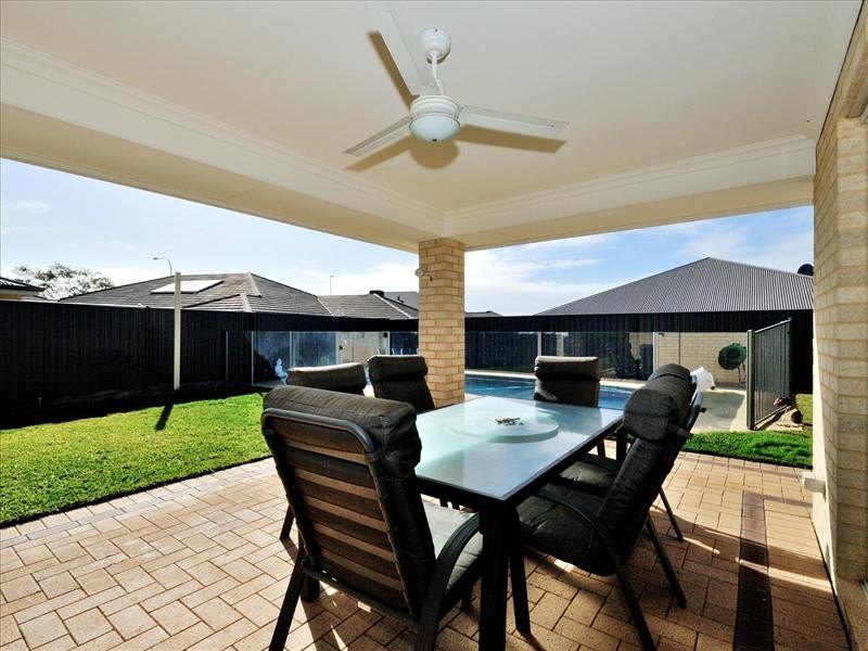 20 Whitehart Entrance, Aveley WA 6069