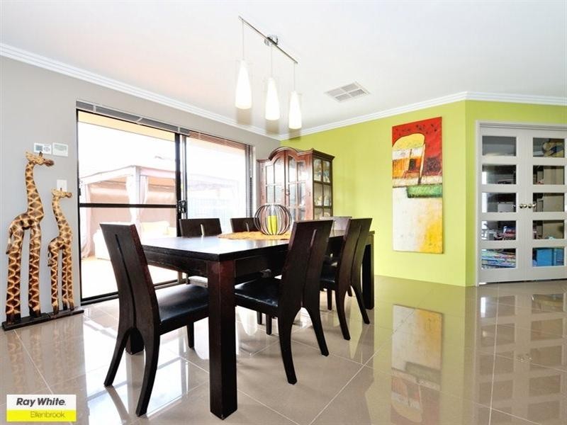 15 Aston Chase, Aveley WA 6069