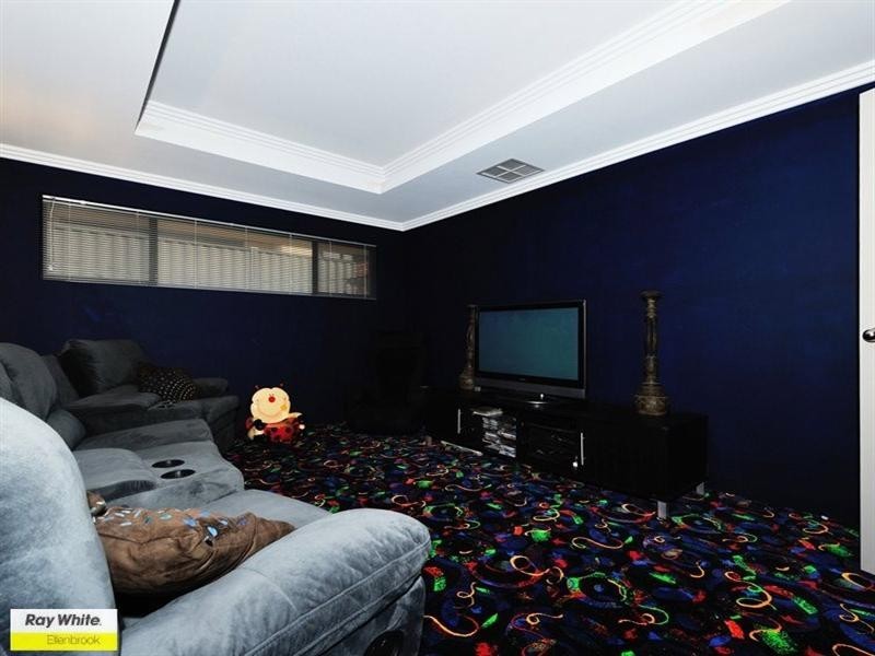 15 Aston Chase, Aveley WA 6069