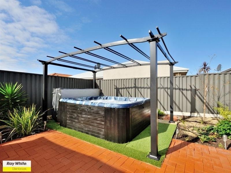 15 Aston Chase, Aveley WA 6069