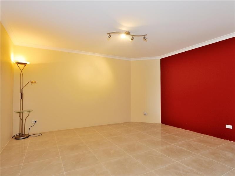 6 Hoyton Close, Ellenbrook WA 6069