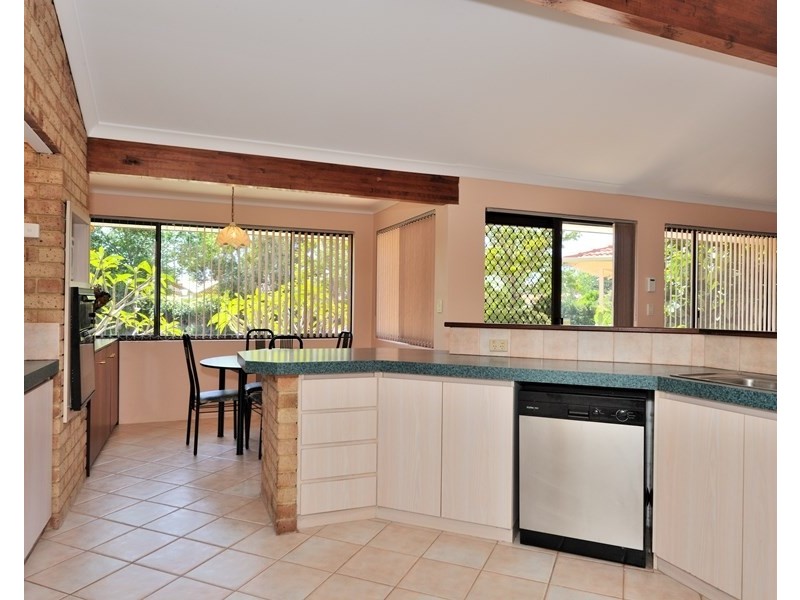 2 Bollinger Close, The Vines WA 6069