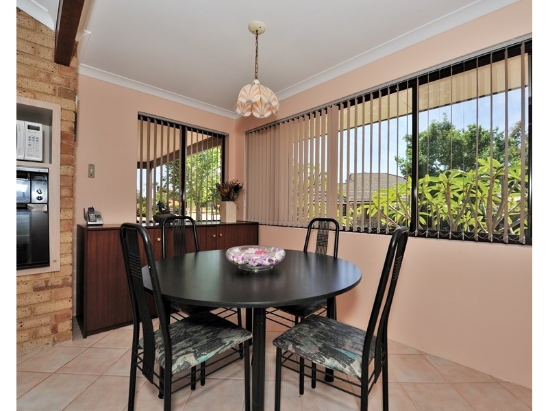 2 Bollinger Close, The Vines WA 6069