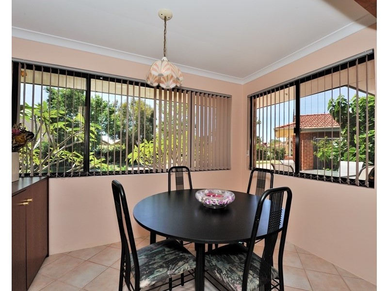 2 Bollinger Close, The Vines WA 6069