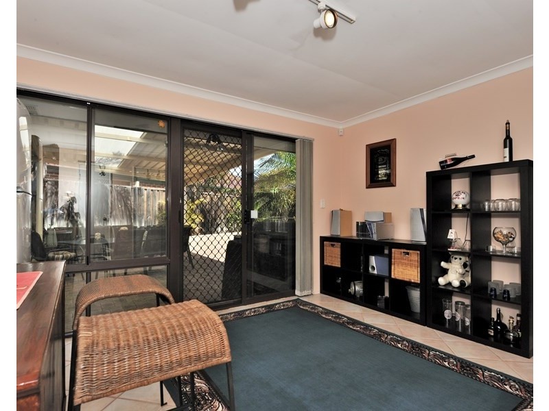 2 Bollinger Close, The Vines WA 6069