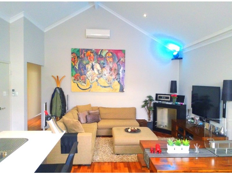 11 Liten Lane, Ellenbrook WA 6069