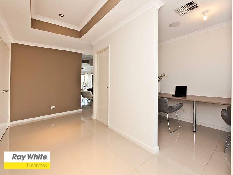 10 Geographe Loop, Ellenbrook WA 6069