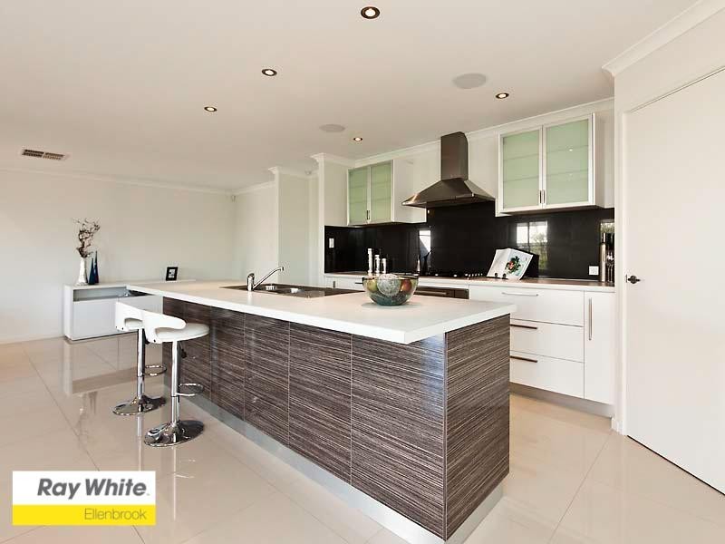 10 Geographe Loop, Ellenbrook WA 6069