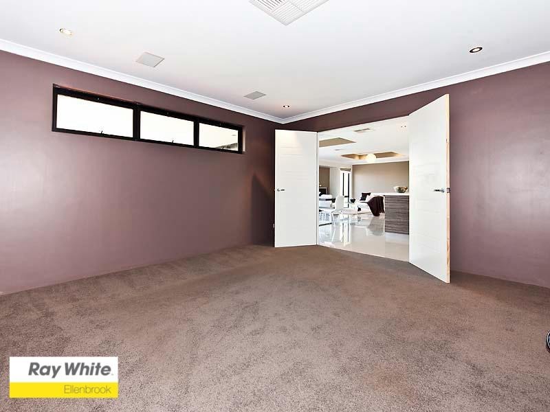 10 Geographe Loop, Ellenbrook WA 6069