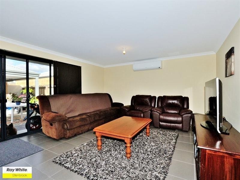 29 Stanbury Crescent, Ellenbrook WA 6069