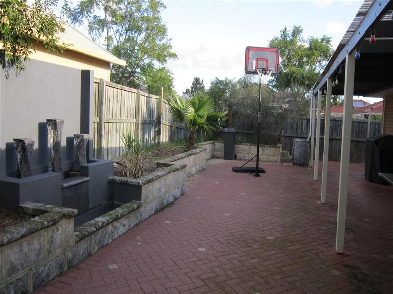 2 Solanum Court, Ellenbrook WA 6069