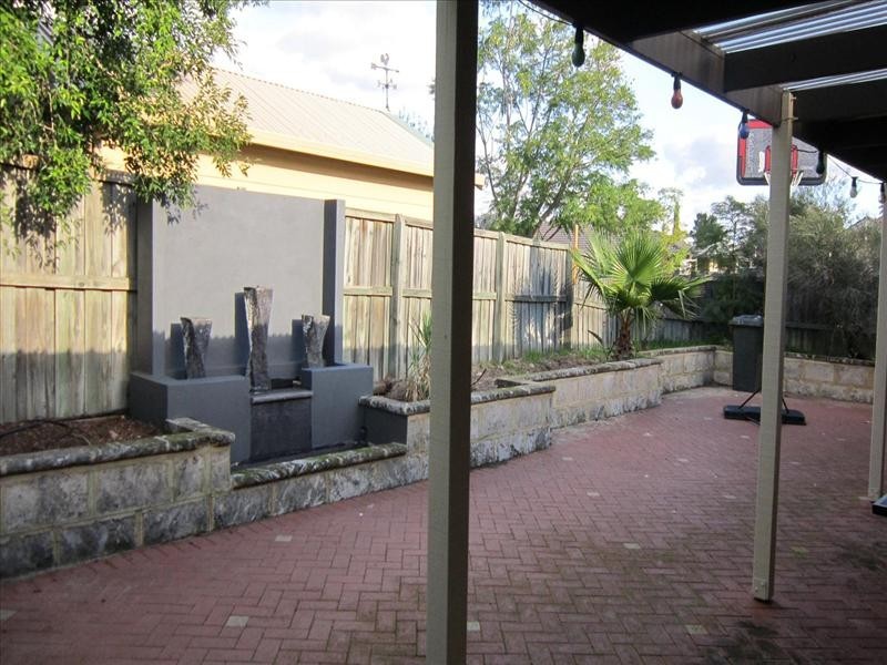 2 Solanum Court, Ellenbrook WA 6069