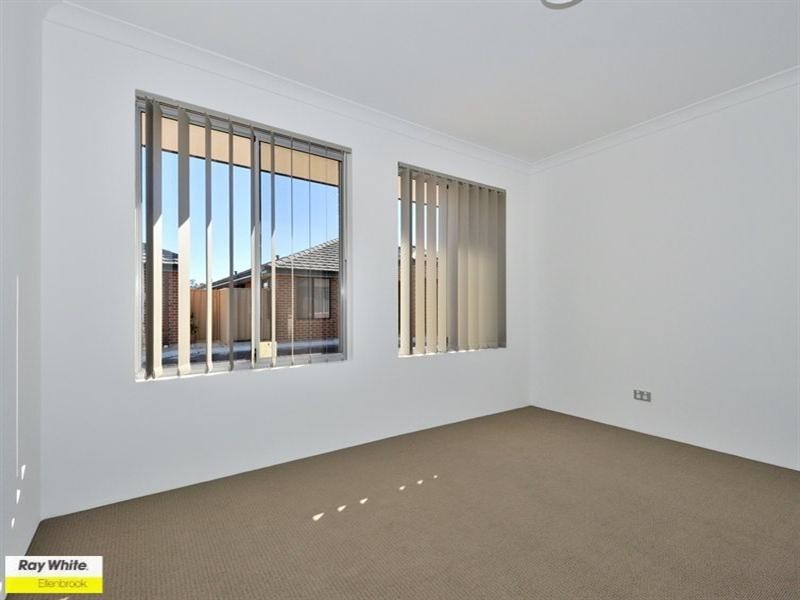 2/11 Hodnet Bend, Ellenbrook WA 6069