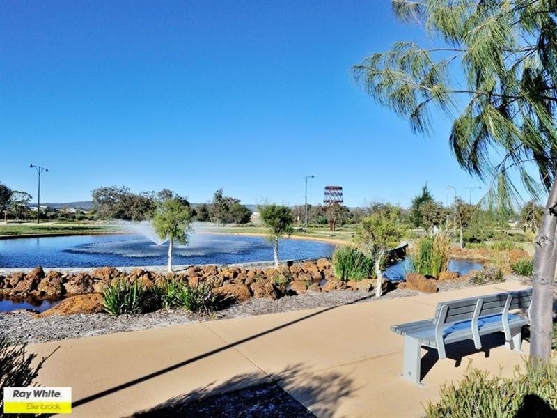 2/11 Hodnet Bend, Ellenbrook WA 6069