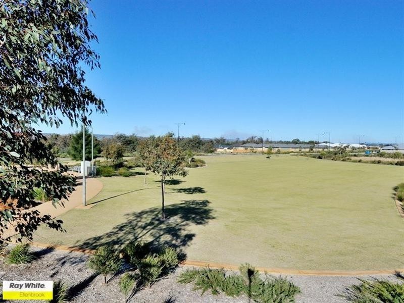 2/11 Hodnet Bend, Ellenbrook WA 6069