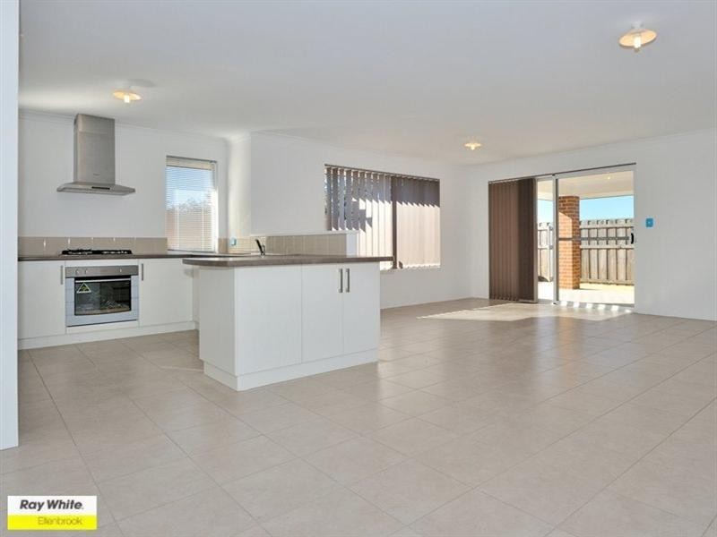 6/11 Hodnet Bend, Ellenbrook WA 6069