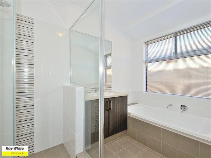 6/11 Hodnet Bend, Ellenbrook WA 6069
