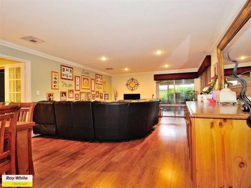21 Demesne Circuit, Aveley WA 6069
