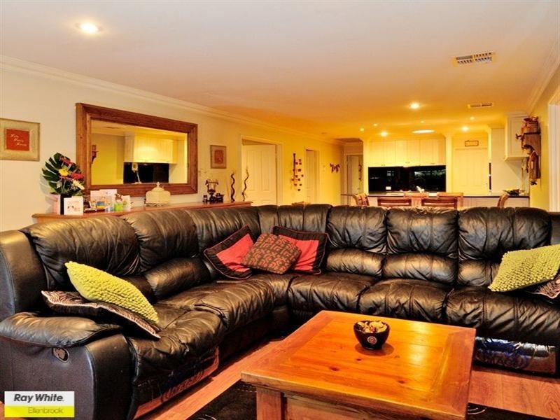 21 Demesne Circuit, Aveley WA 6069