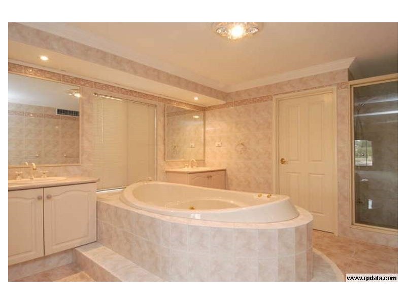 16 Santorini Turn, Ellenbrook WA 6069