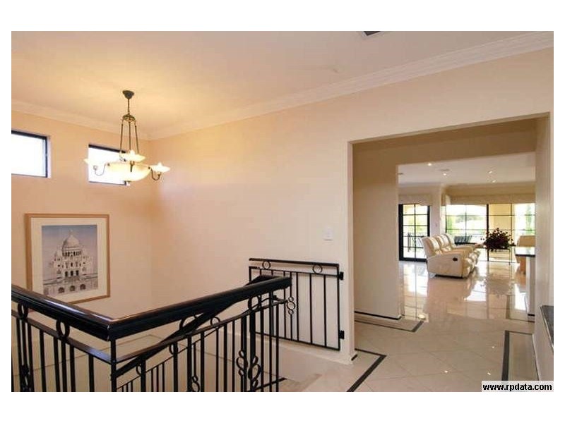 16 Santorini Turn, Ellenbrook WA 6069