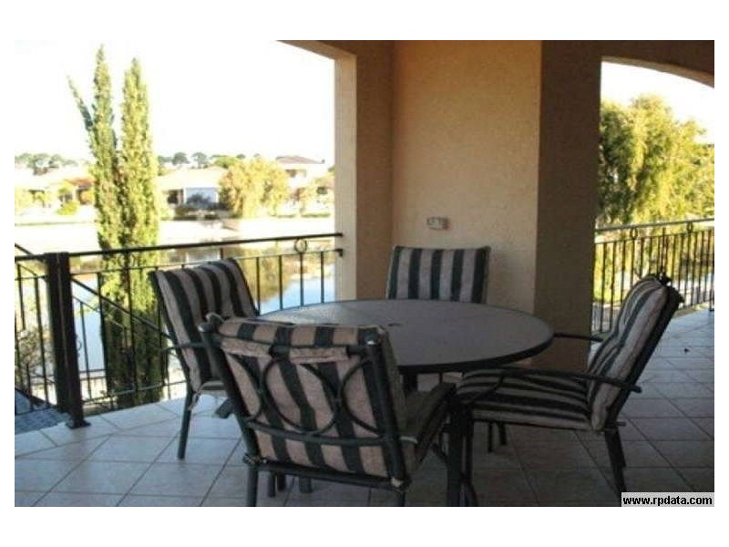 16 Santorini Turn, Ellenbrook WA 6069