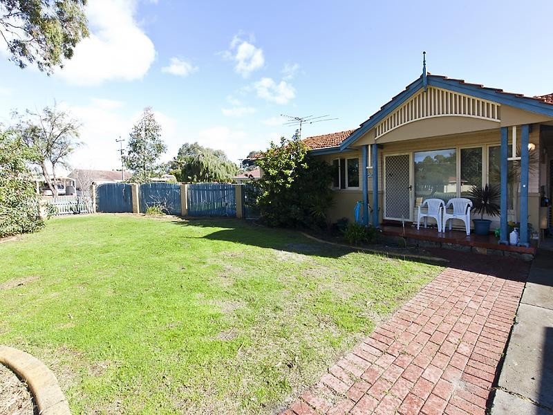 1 Rudge Place, Lockridge WA 6054