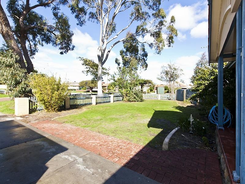 1 Rudge Place, Lockridge WA 6054