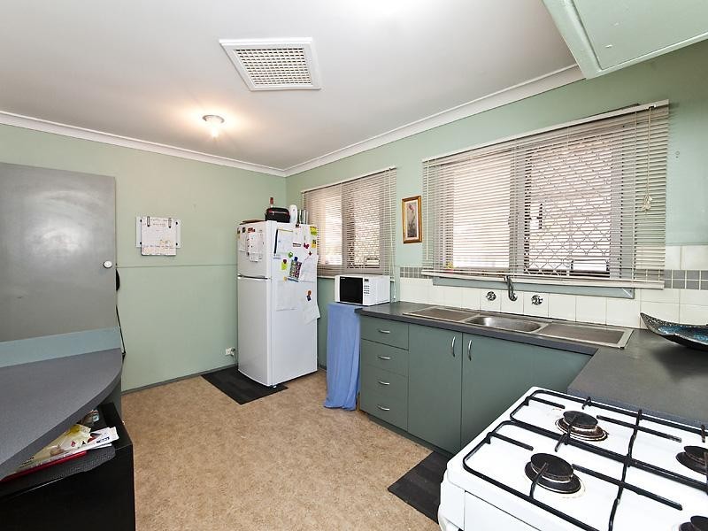 1 Rudge Place, Lockridge WA 6054