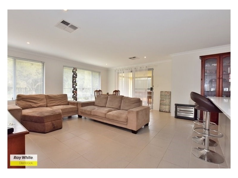 5 Integra Street, Aveley WA 6069