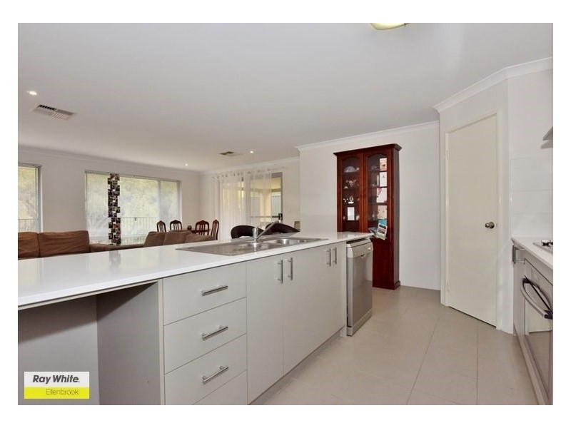 5 Integra Street, Aveley WA 6069