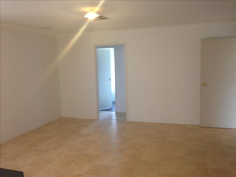 8 Tobermory Boulevard, Ellenbrook WA 6069