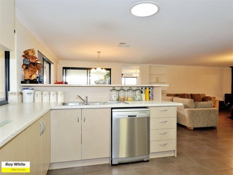 5 Gulf Cove, Ellenbrook WA 6069