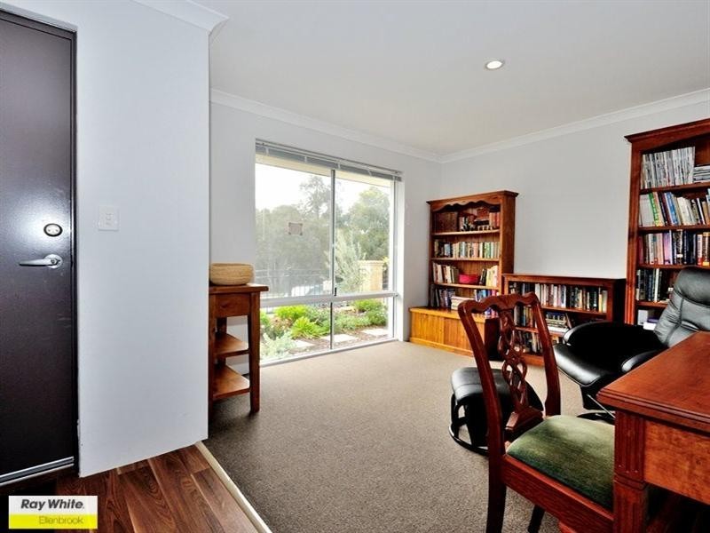 37 Bellazario Promenade, Aveley WA 6069