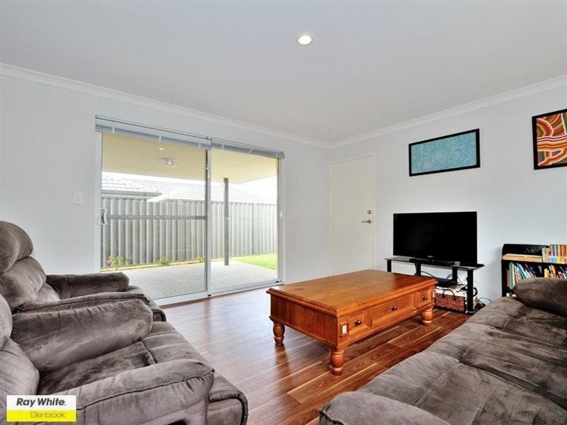 37 Bellazario Promenade, Aveley WA 6069