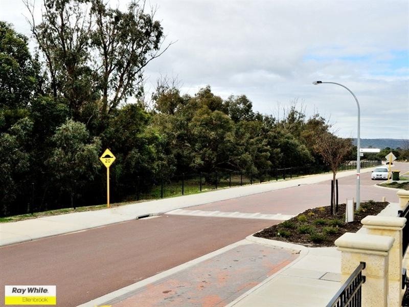 37 Bellazario Promenade, Aveley WA 6069