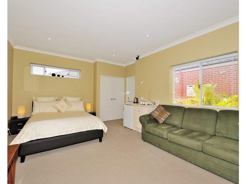 78 Sandown Circle, Henley Brook WA 6055