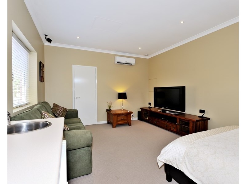 78 Sandown Circle, Henley Brook WA 6055