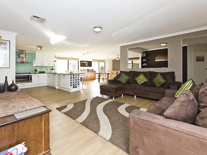 9 Thacker Way, Ellenbrook WA 6069