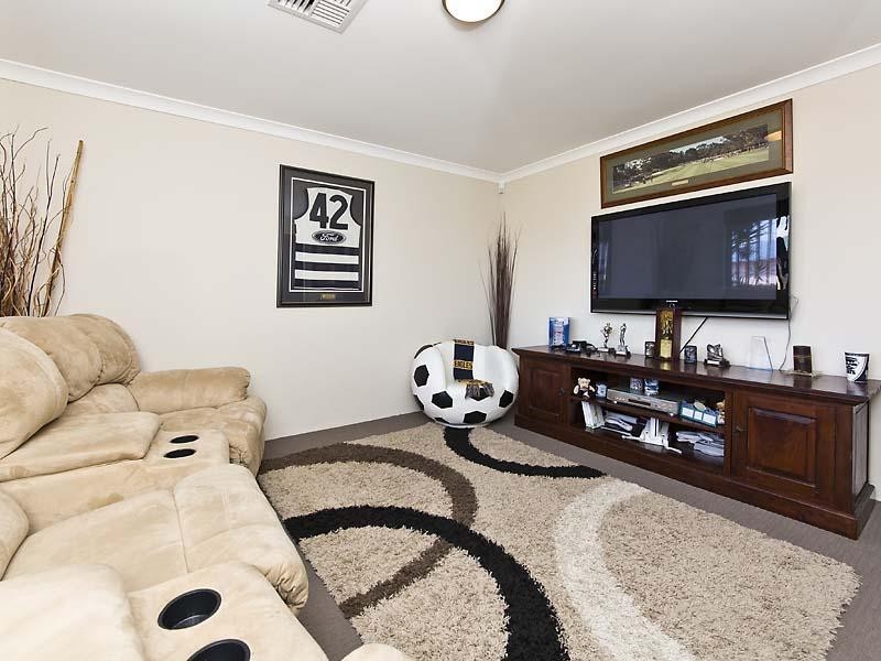 9 Thacker Way, Ellenbrook WA 6069