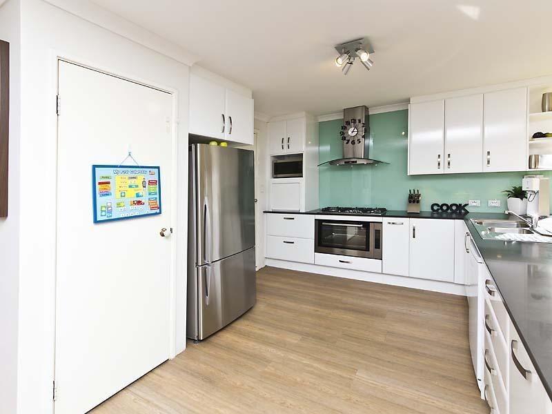 9 Thacker Way, Ellenbrook WA 6069