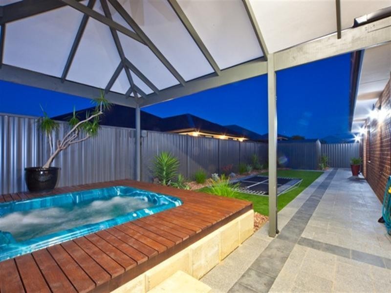 19 Satine Turn, Aveley WA 6069