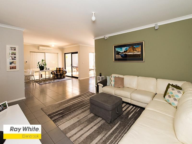 5 Goodison Way, Aveley WA 6069