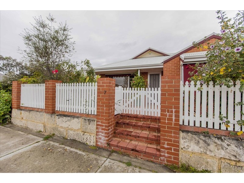 7/1 Brumby Avenue, Henley Brook WA 6055