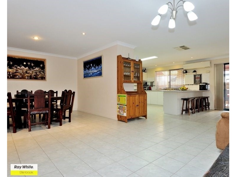 4 Woodlake Boulevard, Ellenbrook WA 6069