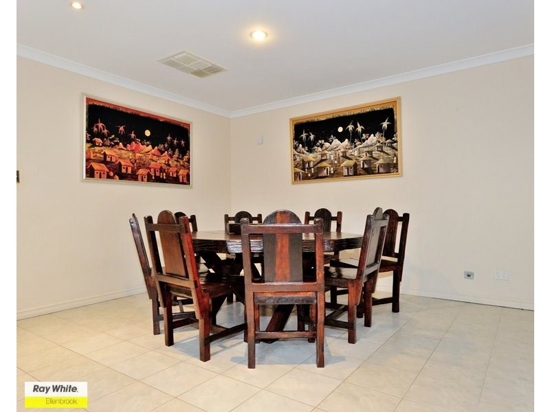 4 Woodlake Boulevard, Ellenbrook WA 6069