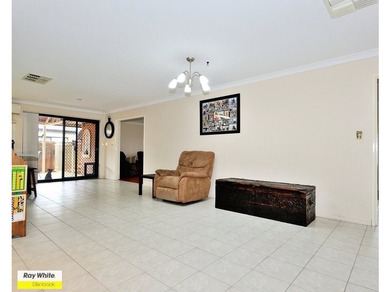 4 Woodlake Boulevard, Ellenbrook WA 6069
