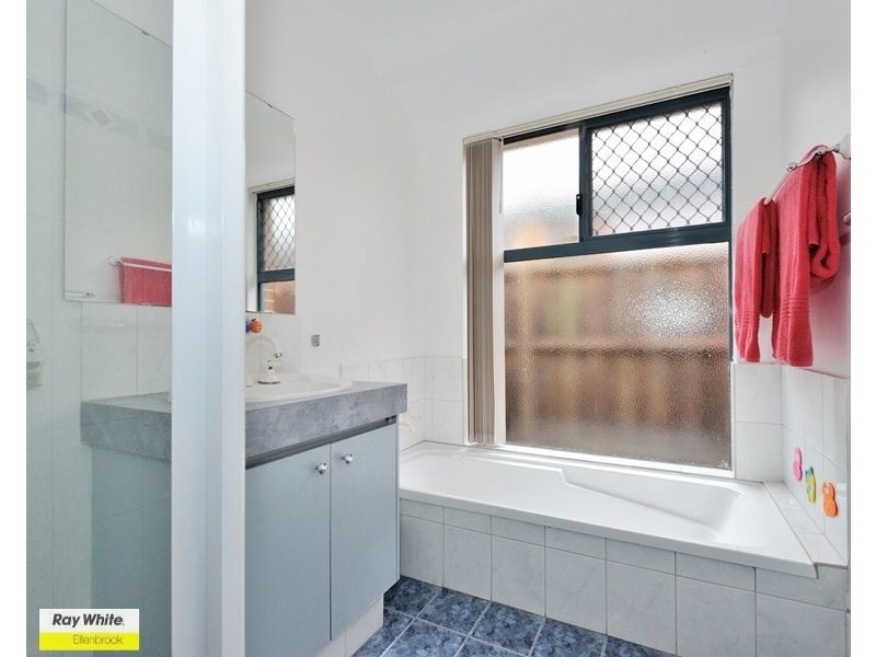 4 Woodlake Boulevard, Ellenbrook WA 6069