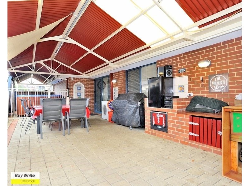 4 Woodlake Boulevard, Ellenbrook WA 6069